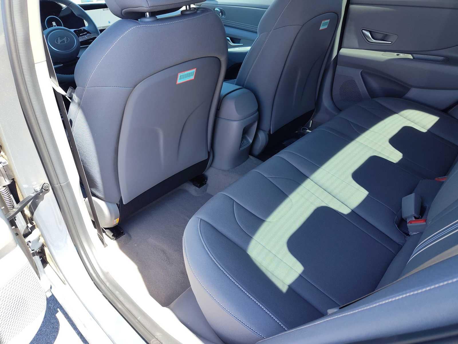 Thumbnail: 2025 Hyundai Elantra - 15