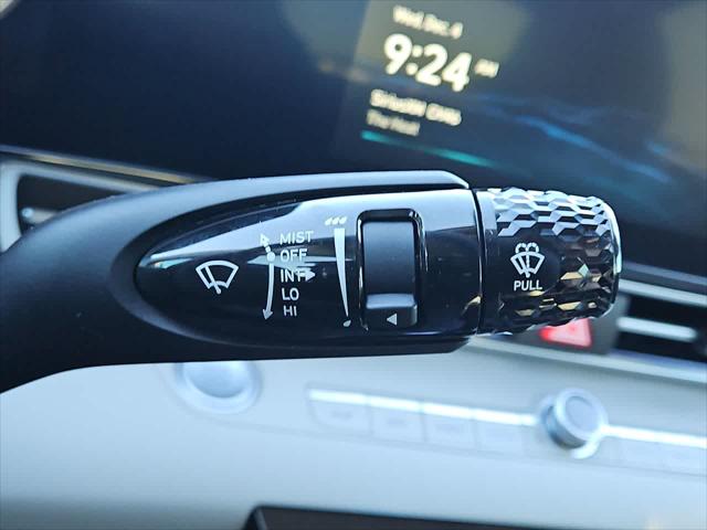 Thumbnail: 2025 Hyundai Elantra - 24