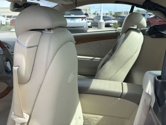 Thumbnail: 2004 Mercedes-Benz SL-Class - 15