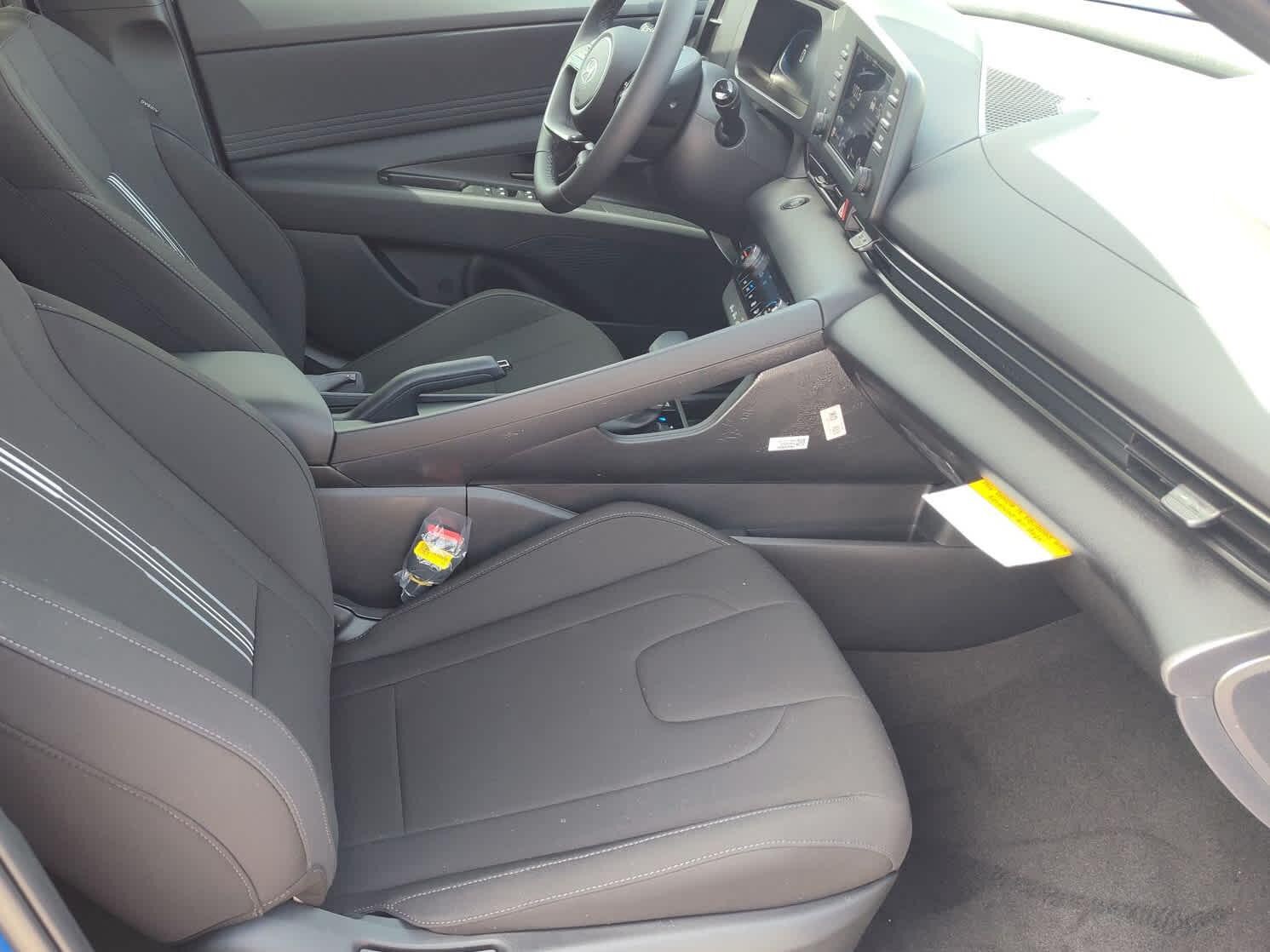 Thumbnail: 2025 Hyundai Elantra - 19