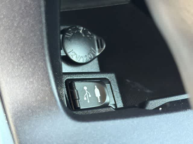 Thumbnail: 2017 Toyota Camry - 23