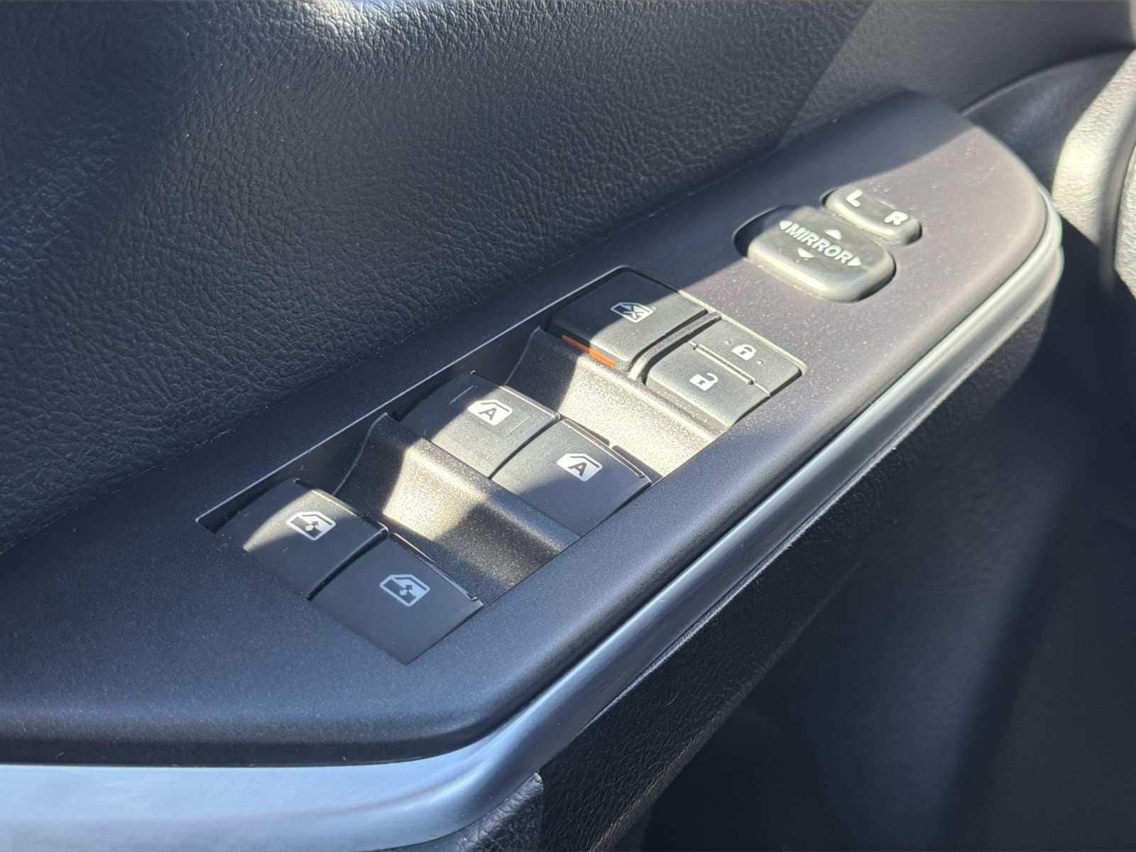 Thumbnail: 2016 Toyota Camry - 14