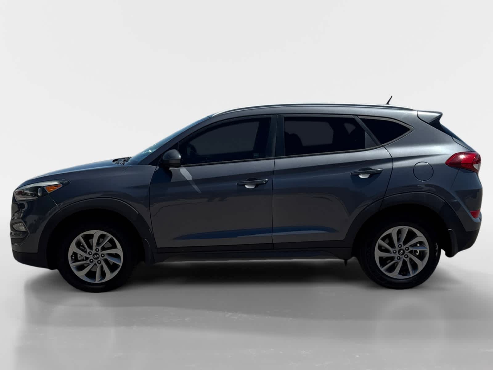 Thumbnail: 2016 Hyundai Tucson - 3