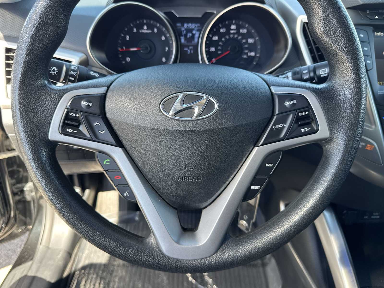Thumbnail: 2014 Hyundai Veloster - 19