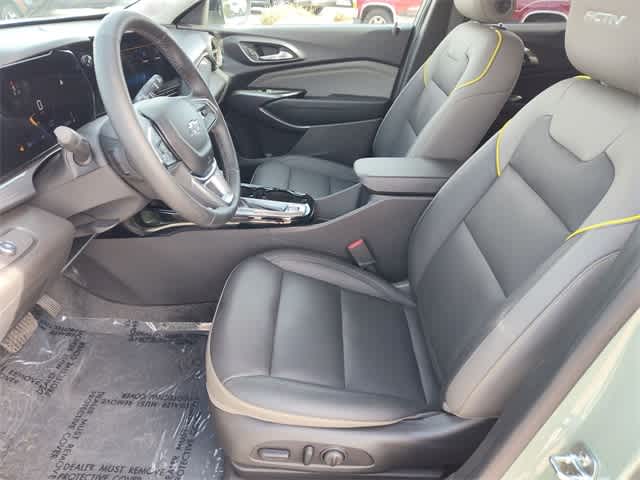 Thumbnail: 2025 Chevrolet Trax - 4