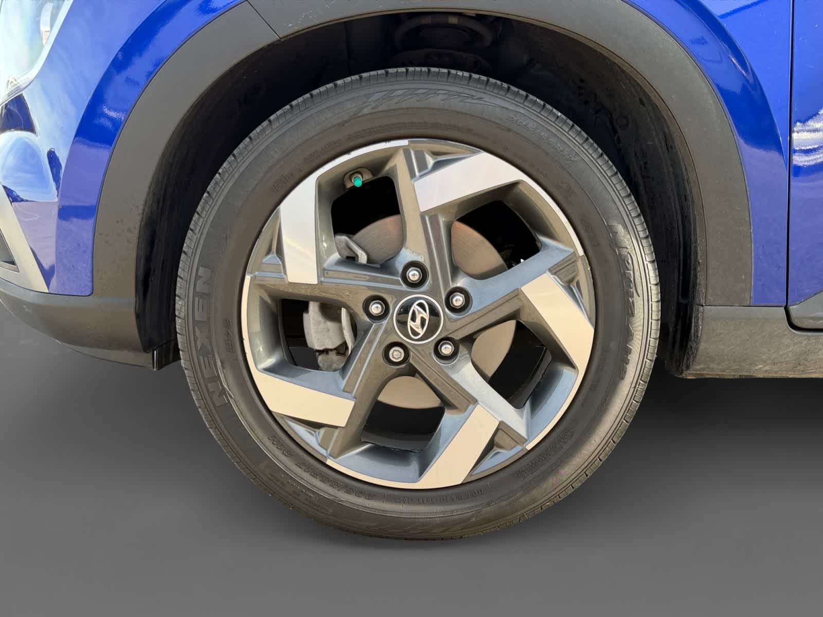 Thumbnail: 2023 Hyundai Venue - 9