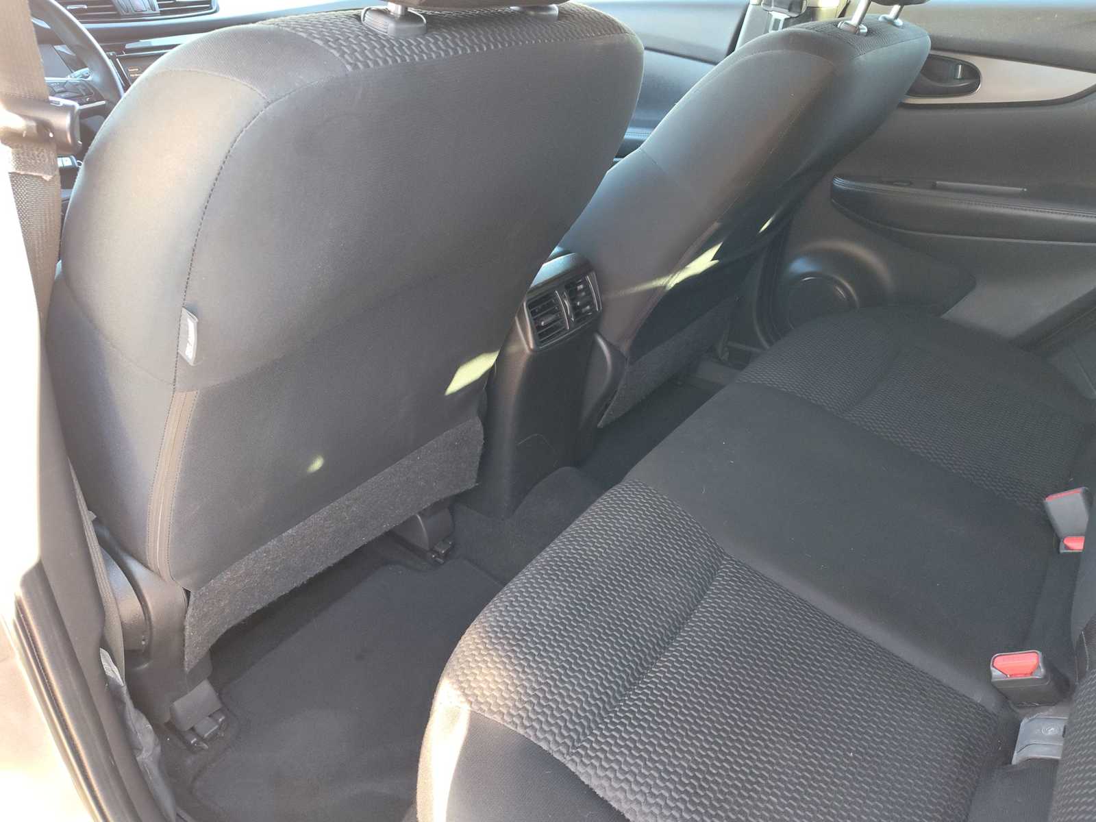 Thumbnail: 2020 Nissan Rogue Sport - 19