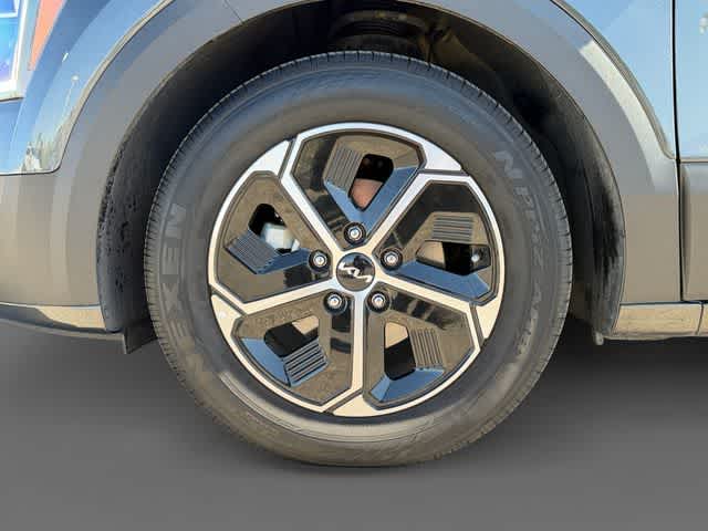 Thumbnail: 2023 Kia Niro - 10