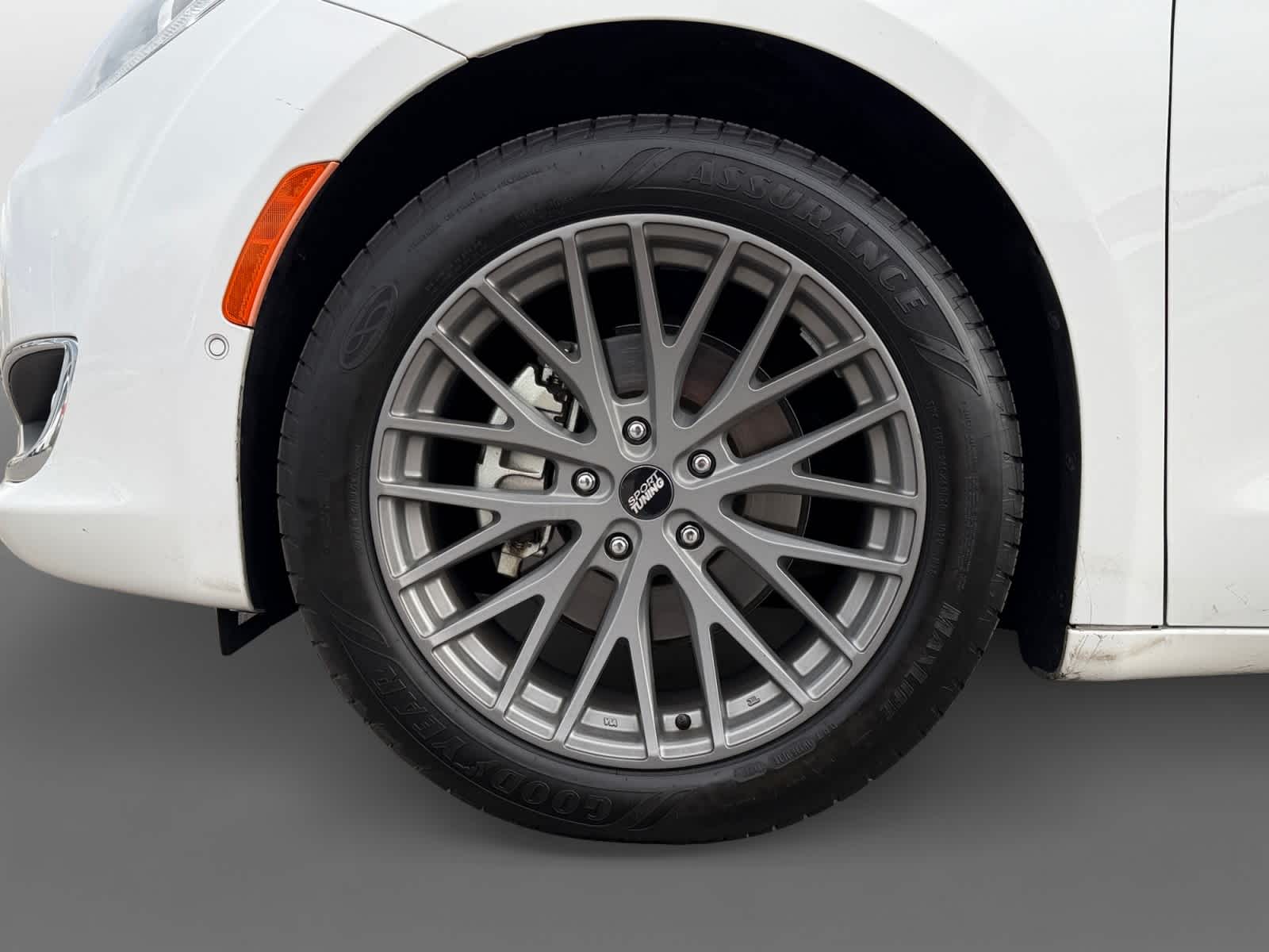 Thumbnail: 2017 Chrysler Pacifica - 19