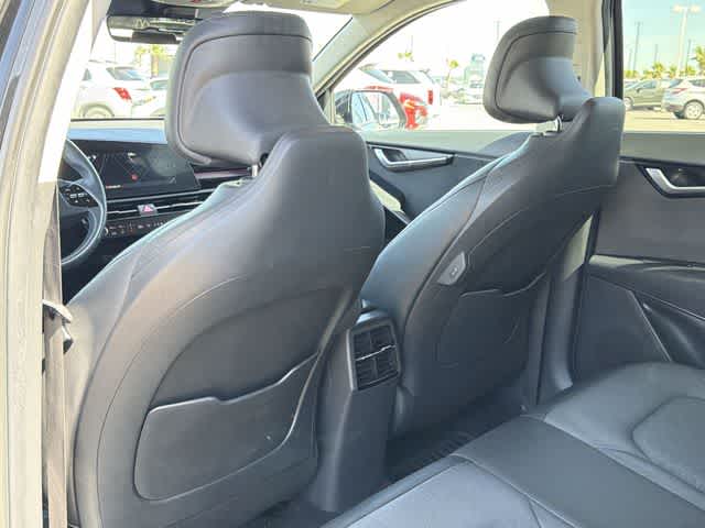 Thumbnail: 2023 Kia Niro - 15