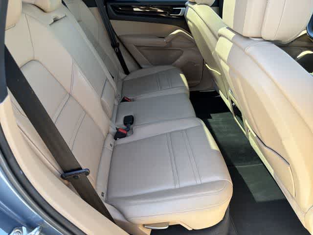 Thumbnail: 2019 Porsche Cayenne - 18