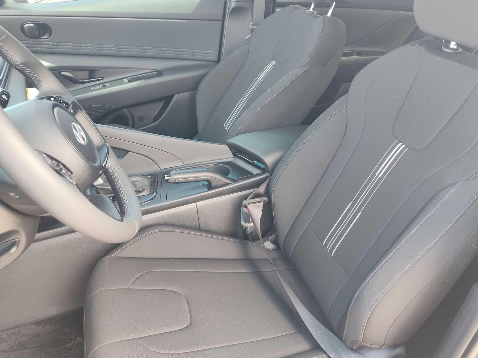 Thumbnail: 2025 Hyundai Elantra - 14