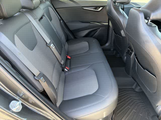 Thumbnail: 2023 Kia Niro - 18