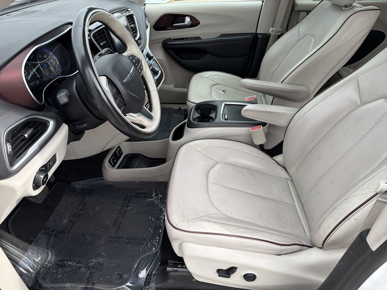 Thumbnail: 2017 Chrysler Pacifica - 14