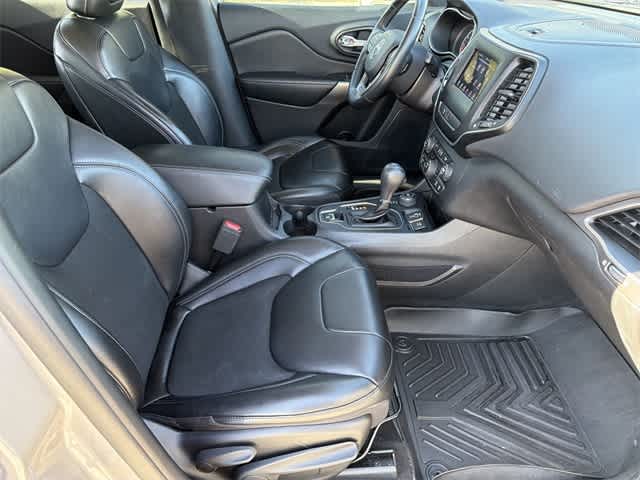 Thumbnail: 2020 Jeep Cherokee - 21