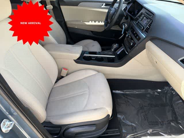 Thumbnail: 2017 Hyundai Sonata - 18