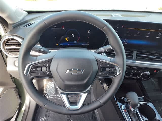 Thumbnail: 2025 Chevrolet Trax - 21