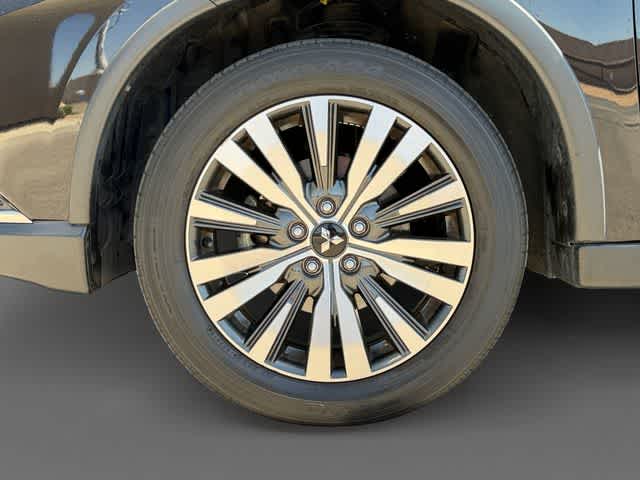 Thumbnail: 2019 Mitsubishi Outlander - 9
