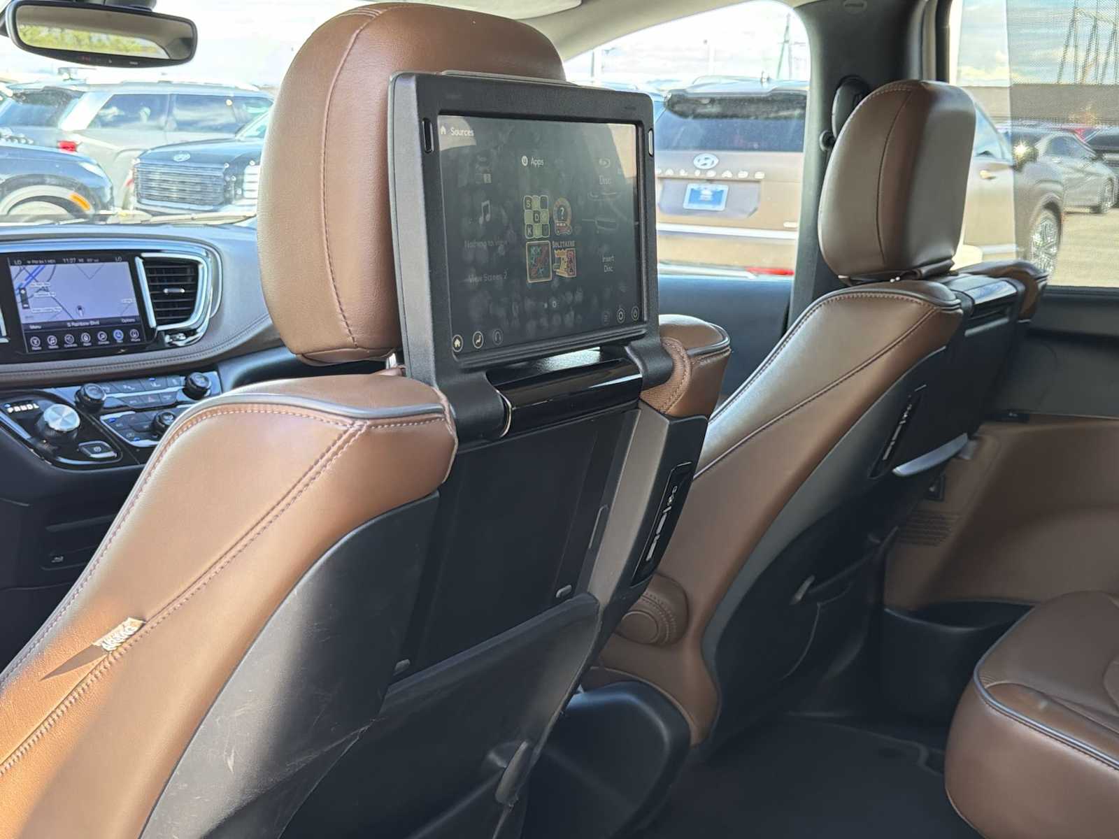 Thumbnail: 2017 Chrysler Pacifica - 16