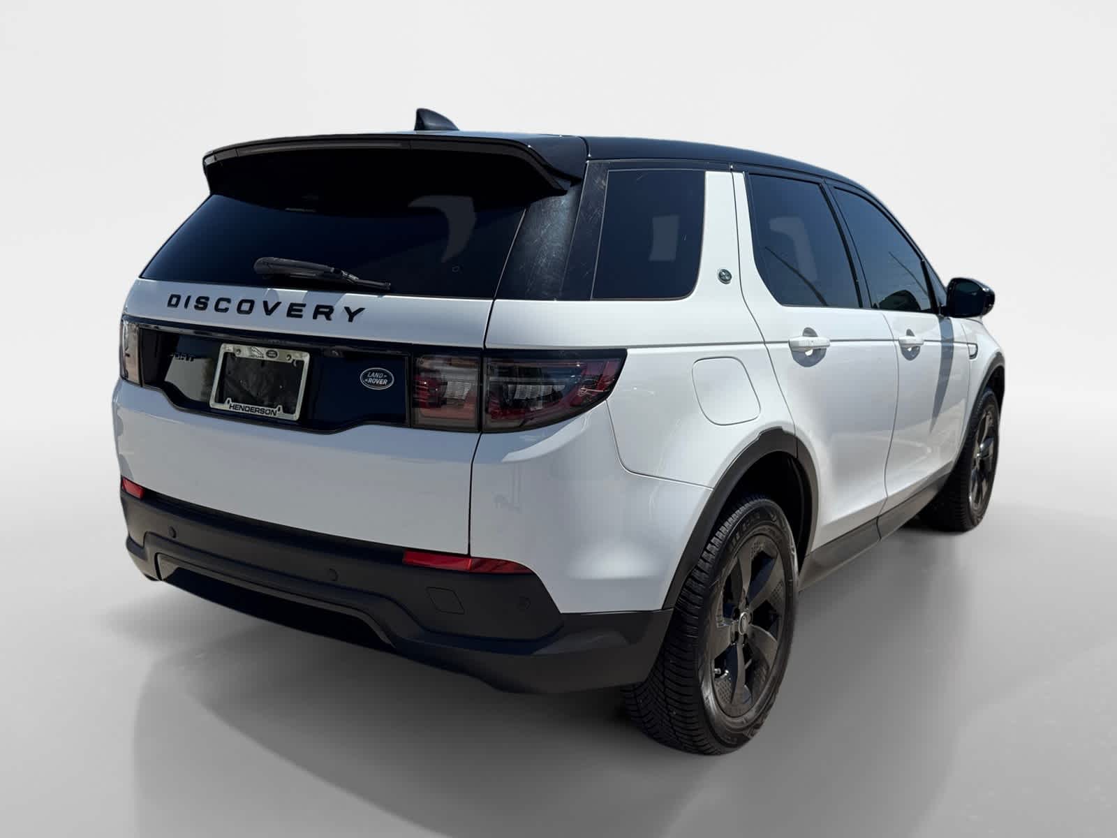 Thumbnail: 2022 Land Rover Discovery Sport - 3