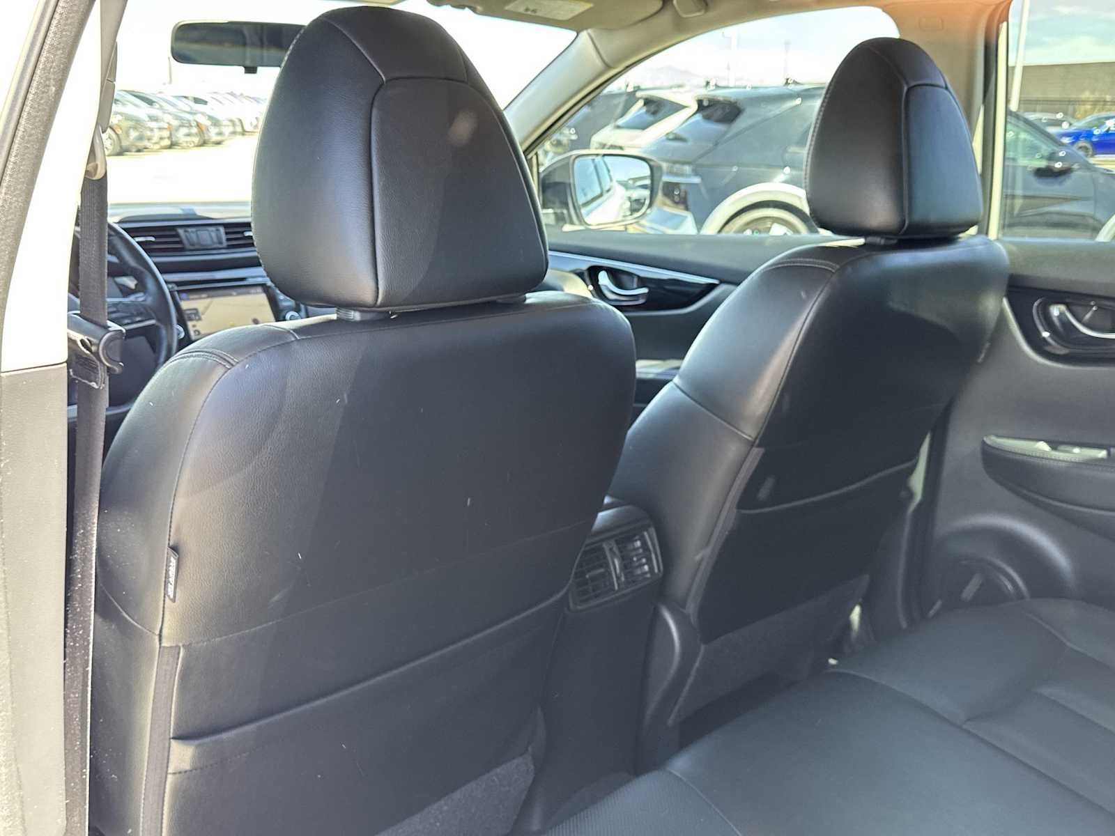 Thumbnail: 2017 Nissan Rogue Sport - 18