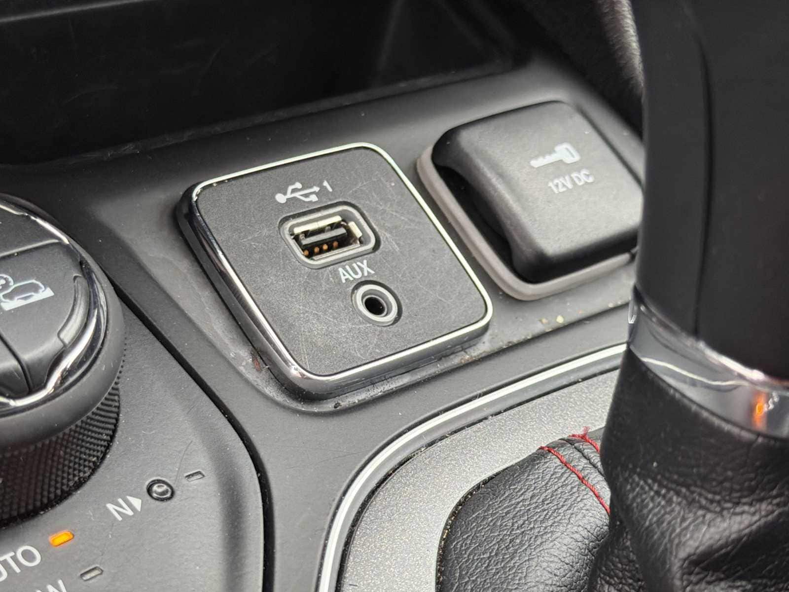 Thumbnail: 2022 Jeep Cherokee - 22