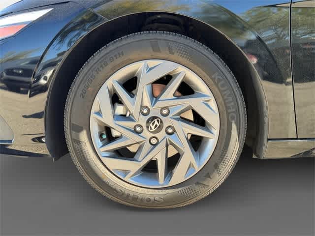 Thumbnail: 2024 Hyundai Elantra - 9