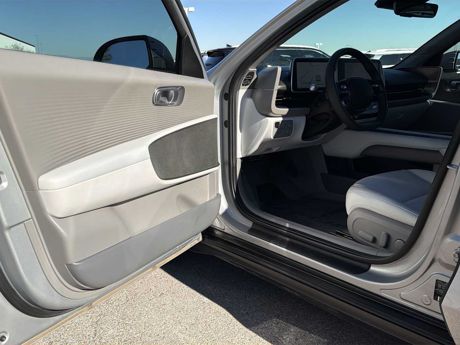 Thumbnail: 2025 Hyundai Ioniq 6 - 17