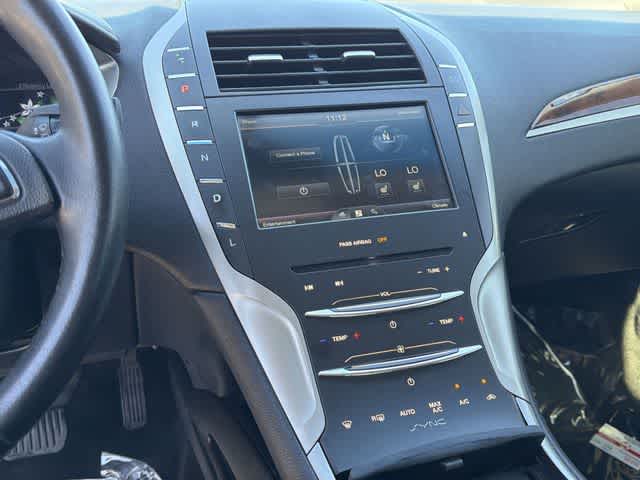 Thumbnail: 2016 Lincoln MKZ - 22