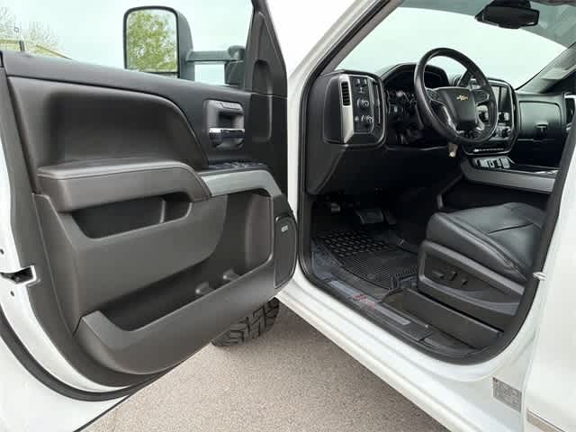 Thumbnail: 2017 Chevrolet Silverado 1500 - 18