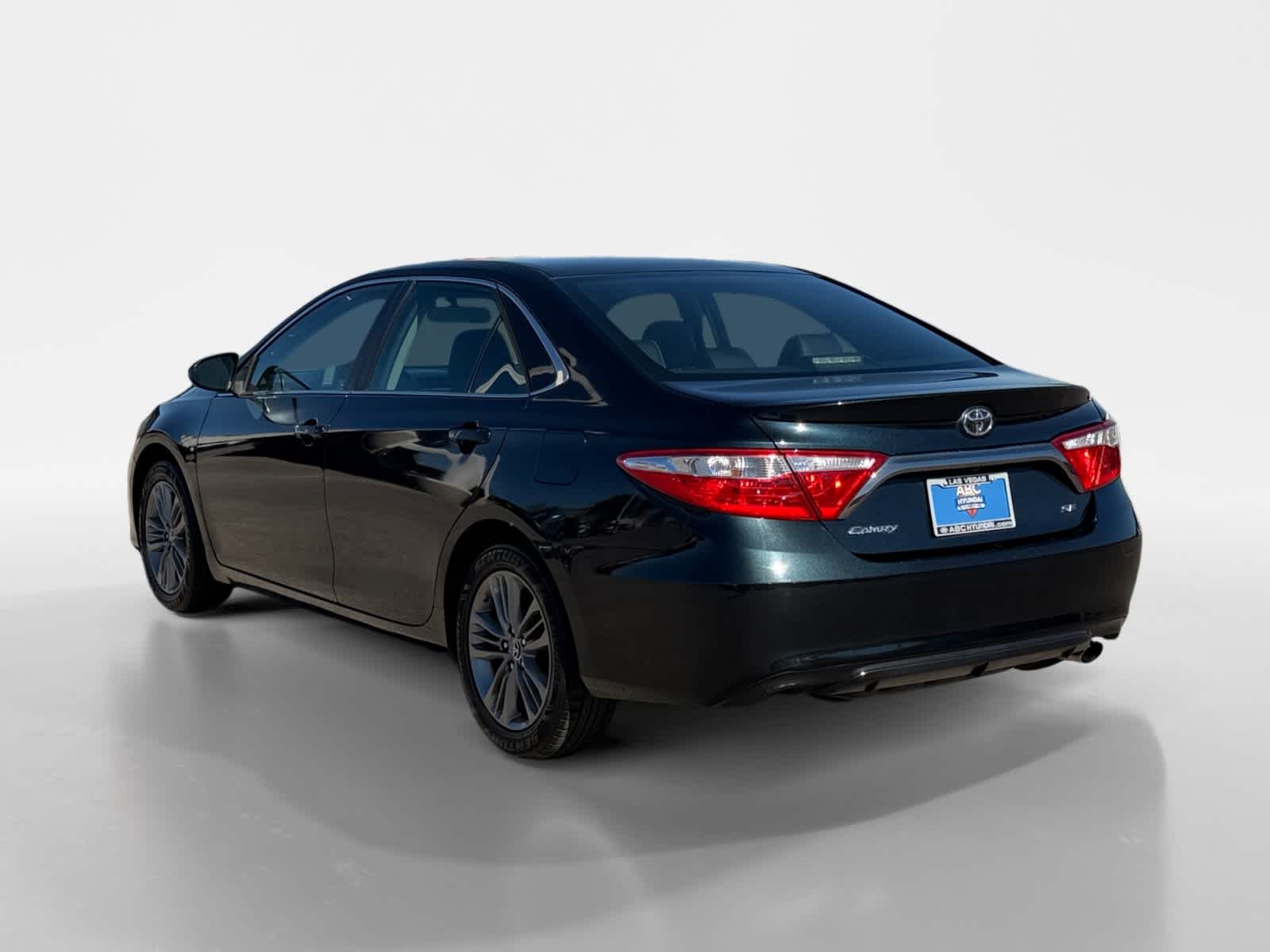 Thumbnail: 2016 Toyota Camry - 3