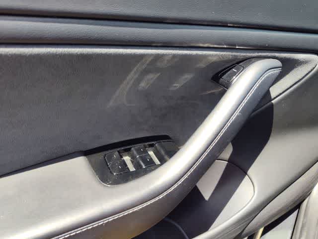 Thumbnail: 2020 Tesla Model 3 - 14