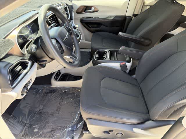 Thumbnail: 2018 Chrysler Pacifica - 14