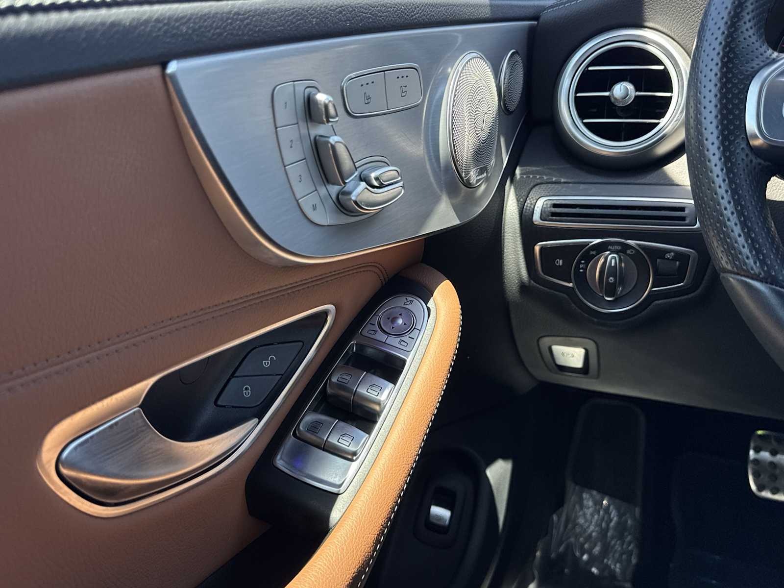 Thumbnail: 2023 Mercedes-Benz C-Class - 19