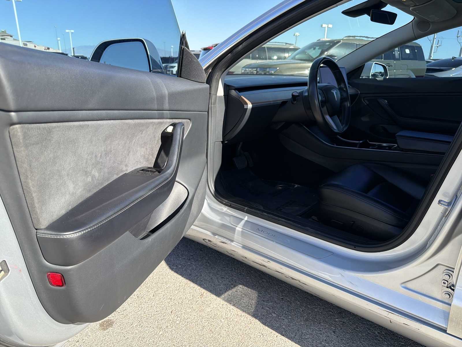 Thumbnail: 2018 Tesla Model 3 - 19