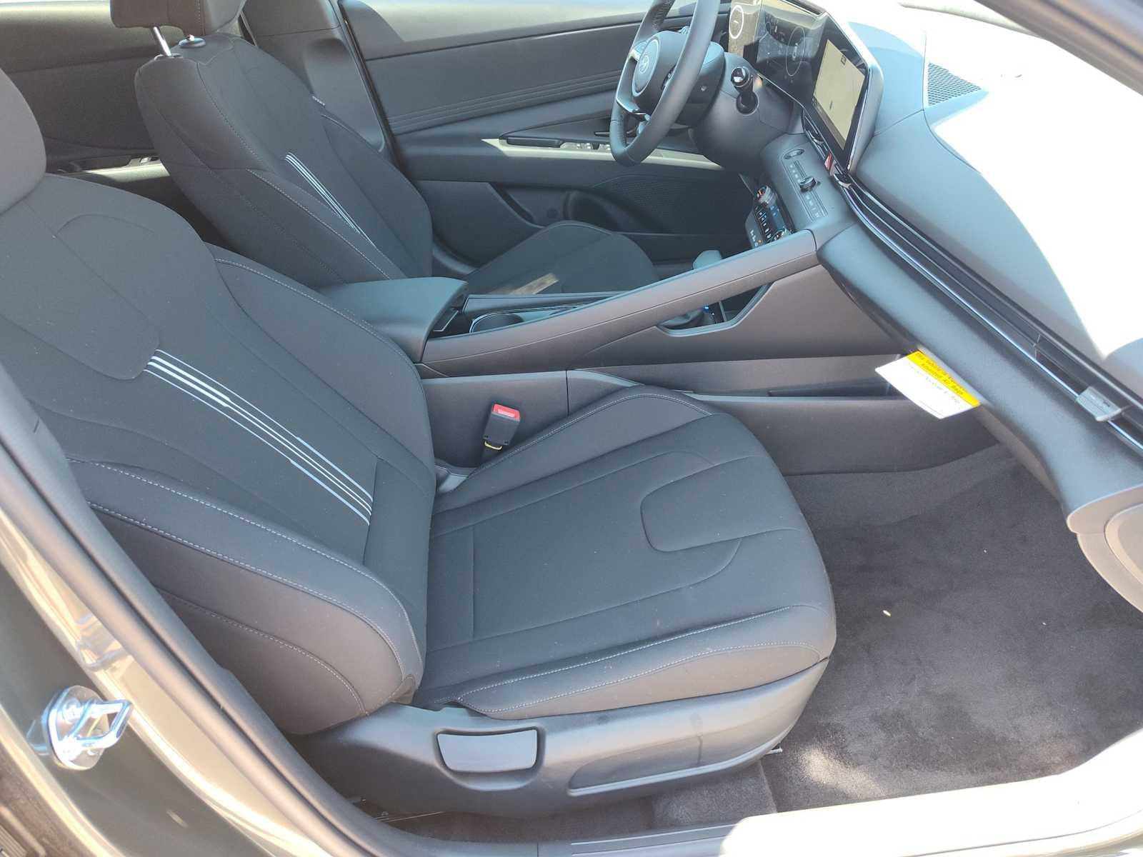 Thumbnail: 2025 Hyundai Elantra - 18