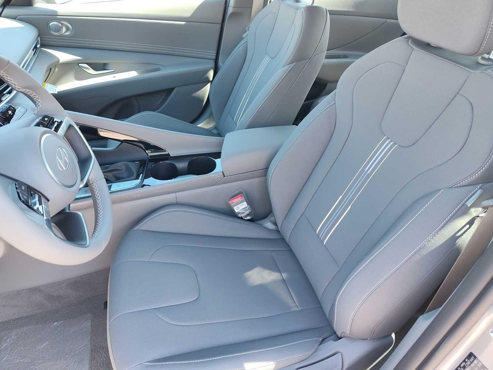 Thumbnail: 2025 Hyundai Elantra - 13