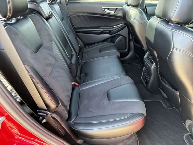 Thumbnail: 2022 Ford Edge - 18