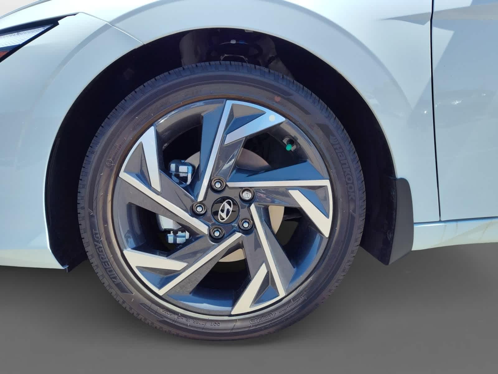 Thumbnail: 2025 Hyundai Elantra - 9