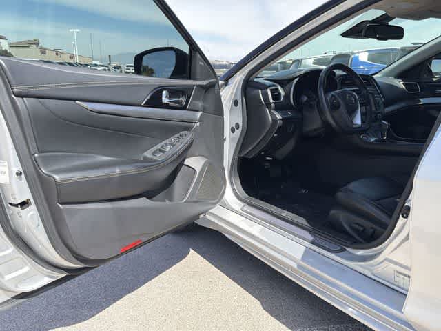 Thumbnail: 2021 Nissan Maxima - 10