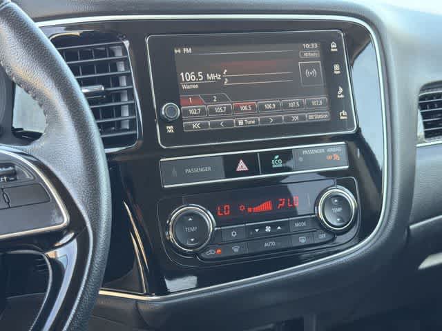 Thumbnail: 2019 Mitsubishi Outlander - 21