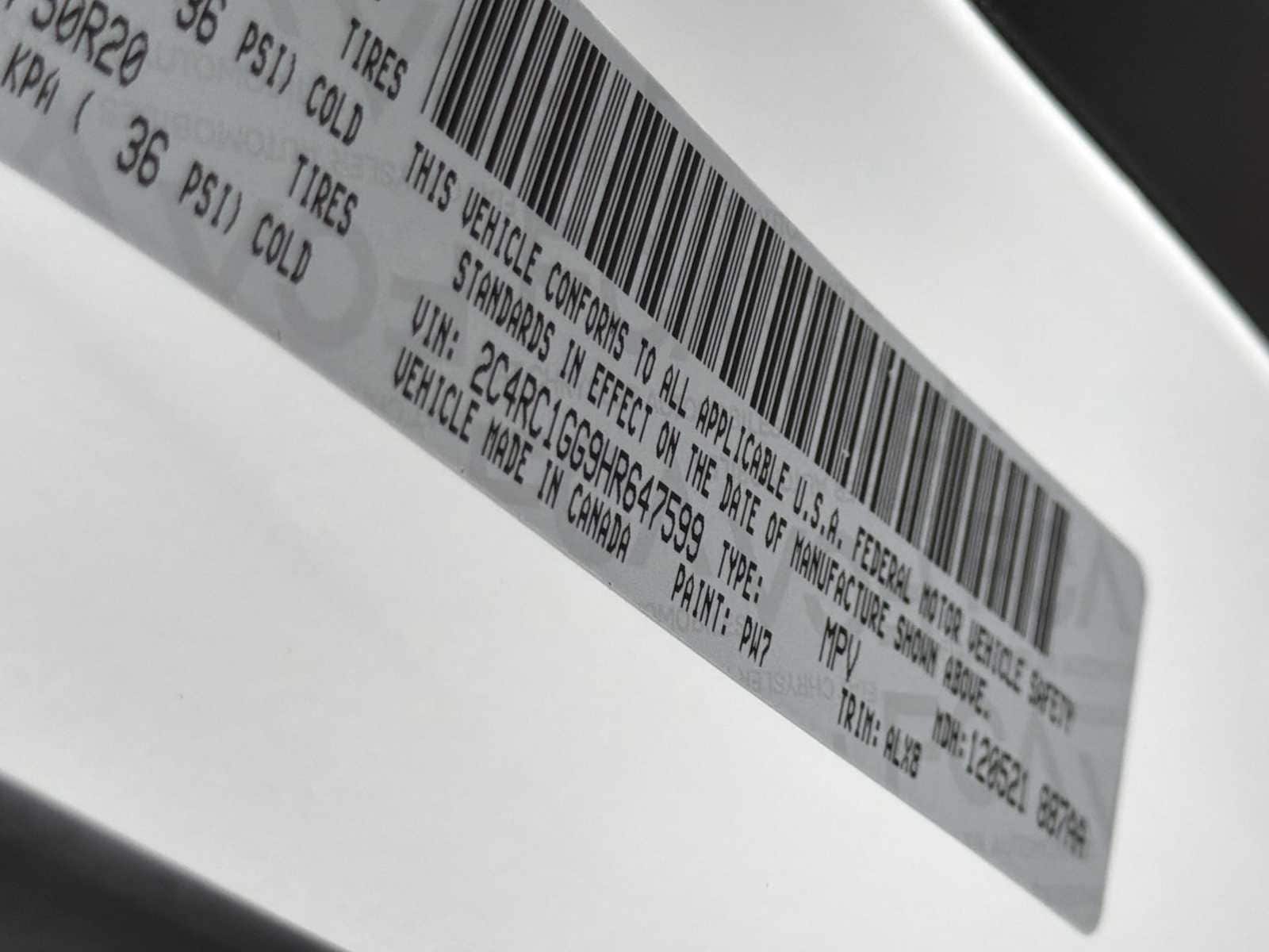 Thumbnail: 2017 Chrysler Pacifica - 29