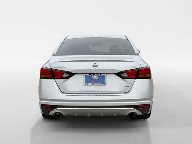 Thumbnail: 2022 Nissan Altima - 4