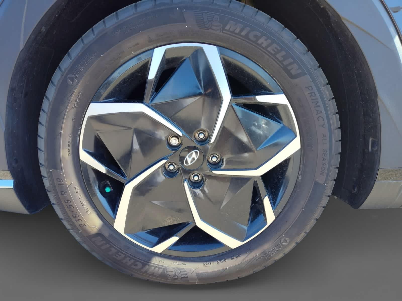 Thumbnail: 2023 Hyundai Ioniq 5 - 9
