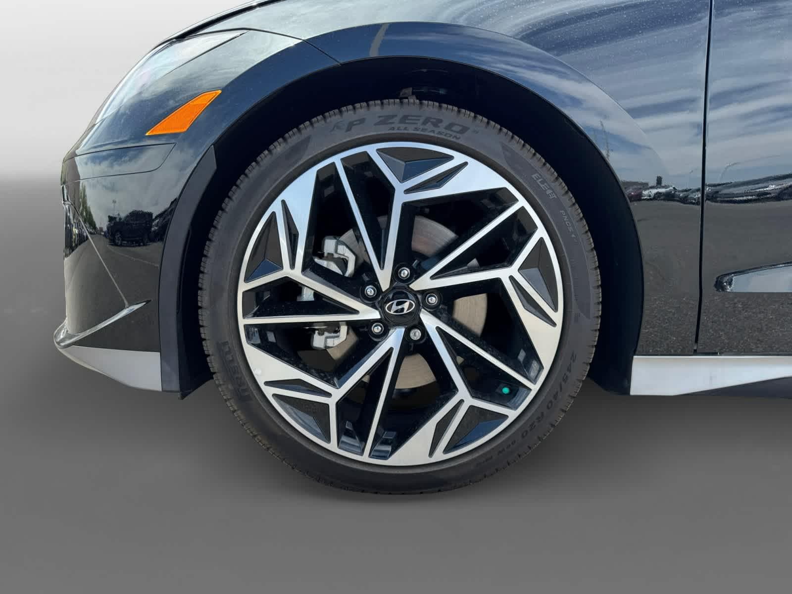 Thumbnail: 2023 Hyundai Ioniq 6 - 9