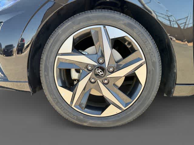 Thumbnail: 2023 Hyundai Elantra - 9
