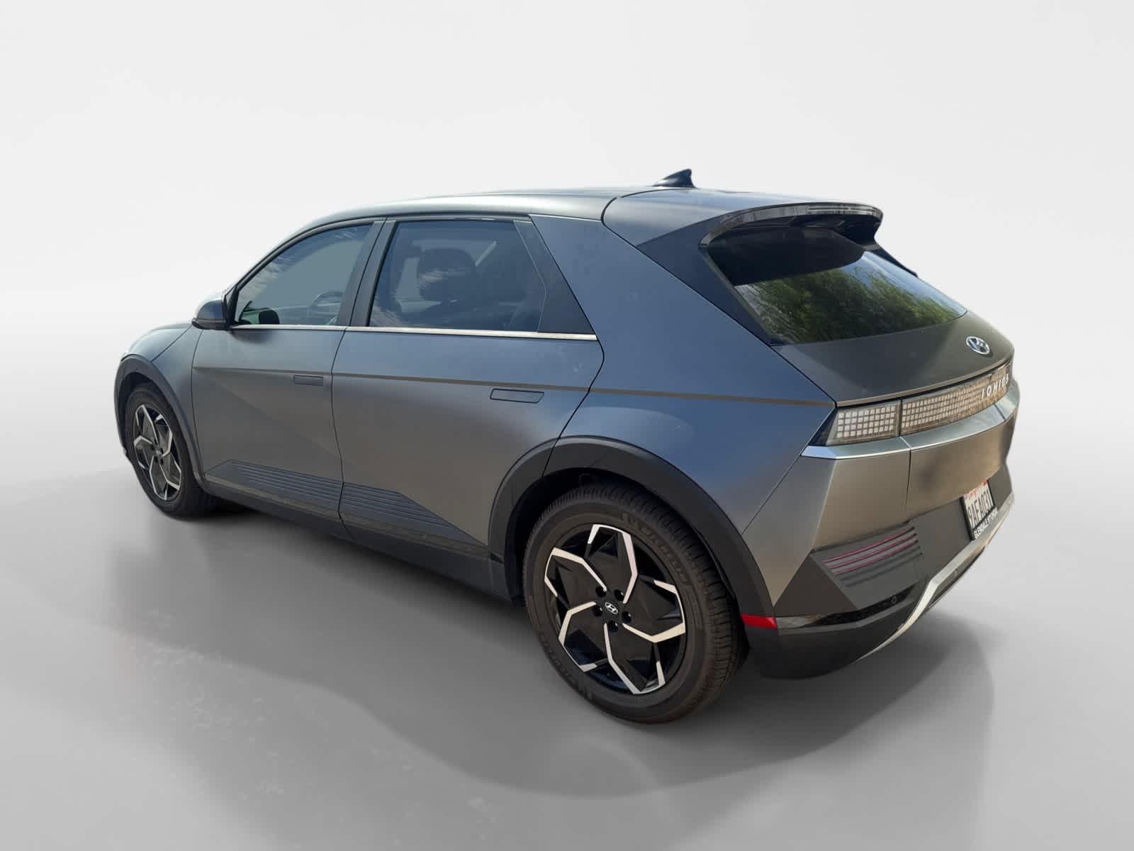 Thumbnail: 2022 Hyundai Ioniq 5 - 4