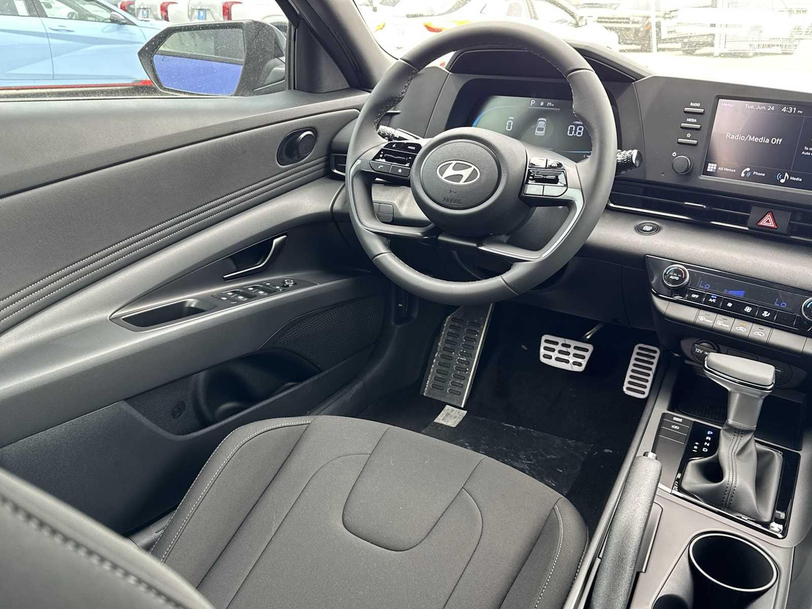 Thumbnail: 2025 Hyundai Elantra - 15