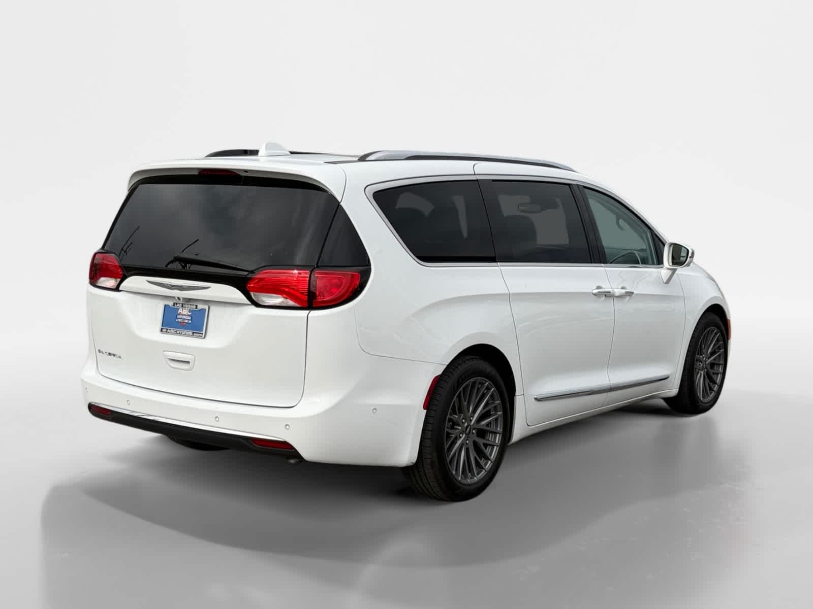 Thumbnail: 2017 Chrysler Pacifica - 5