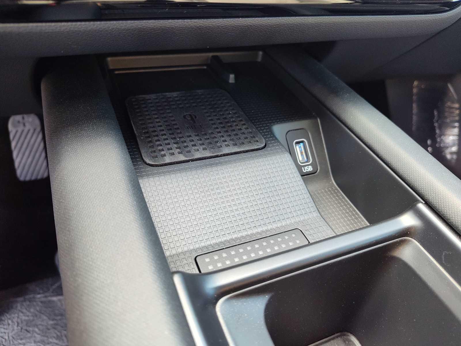 Thumbnail: 2023 Hyundai Ioniq 6 - 20